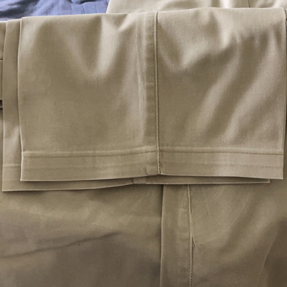 Men’s 36/29 Khakis - Picture 3 of 4